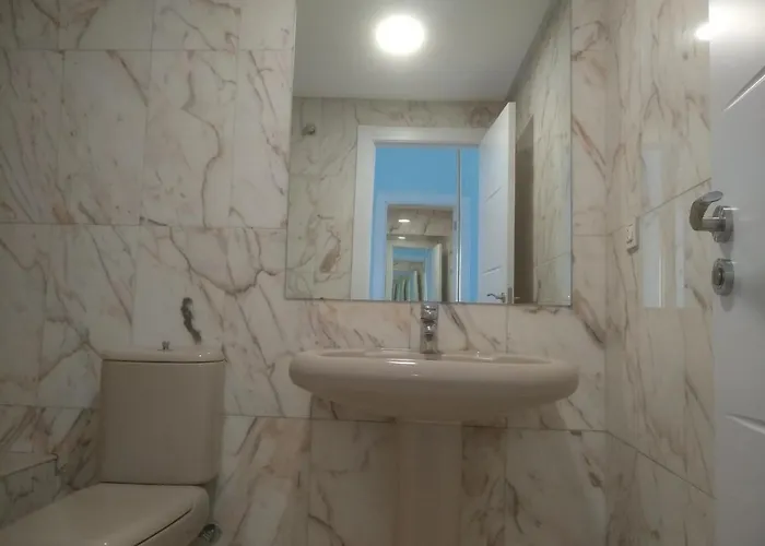 Luz De Con Opcion De Parking דירה